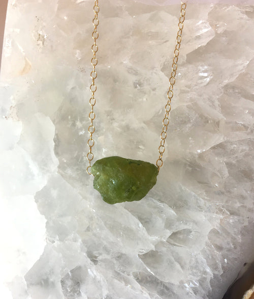 Raw Peridot Necklace August Birthstone Raw Crystal Necklace Rough Gem Stone Necklace Layering Necklace Dainty Stone Pendant Raw Stone